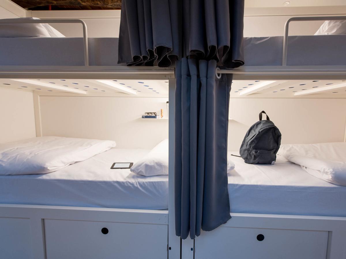 Bluesock Hostels Porto Ngoại thất bức ảnh A bunk bed in a hostel