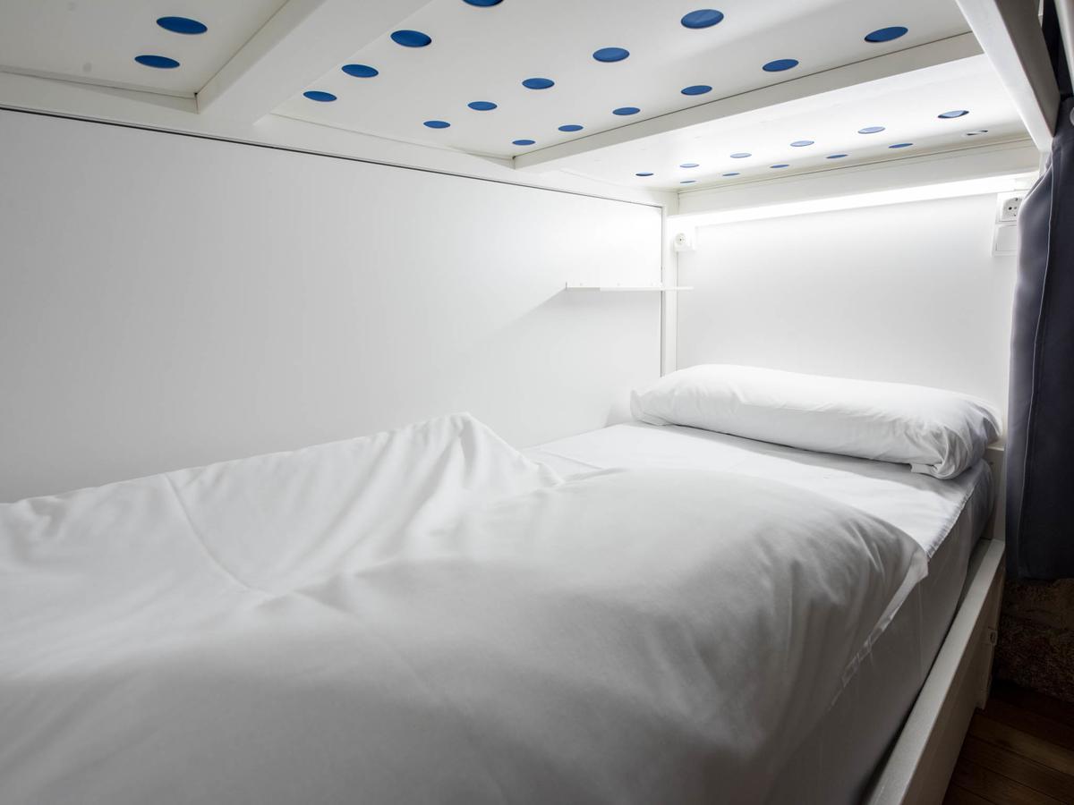 Bluesock Hostels Porto Ngoại thất bức ảnh A single room