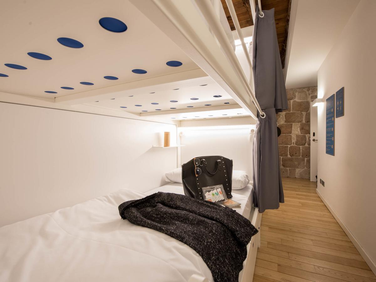 Bluesock Hostels Porto Ngoại thất bức ảnh A room at the hotel