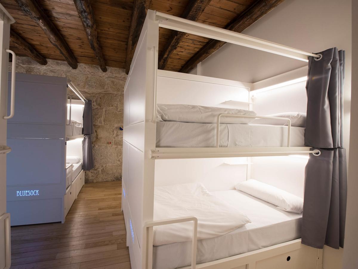Bluesock Hostels Porto Ngoại thất bức ảnh A bunk bed in a hostel