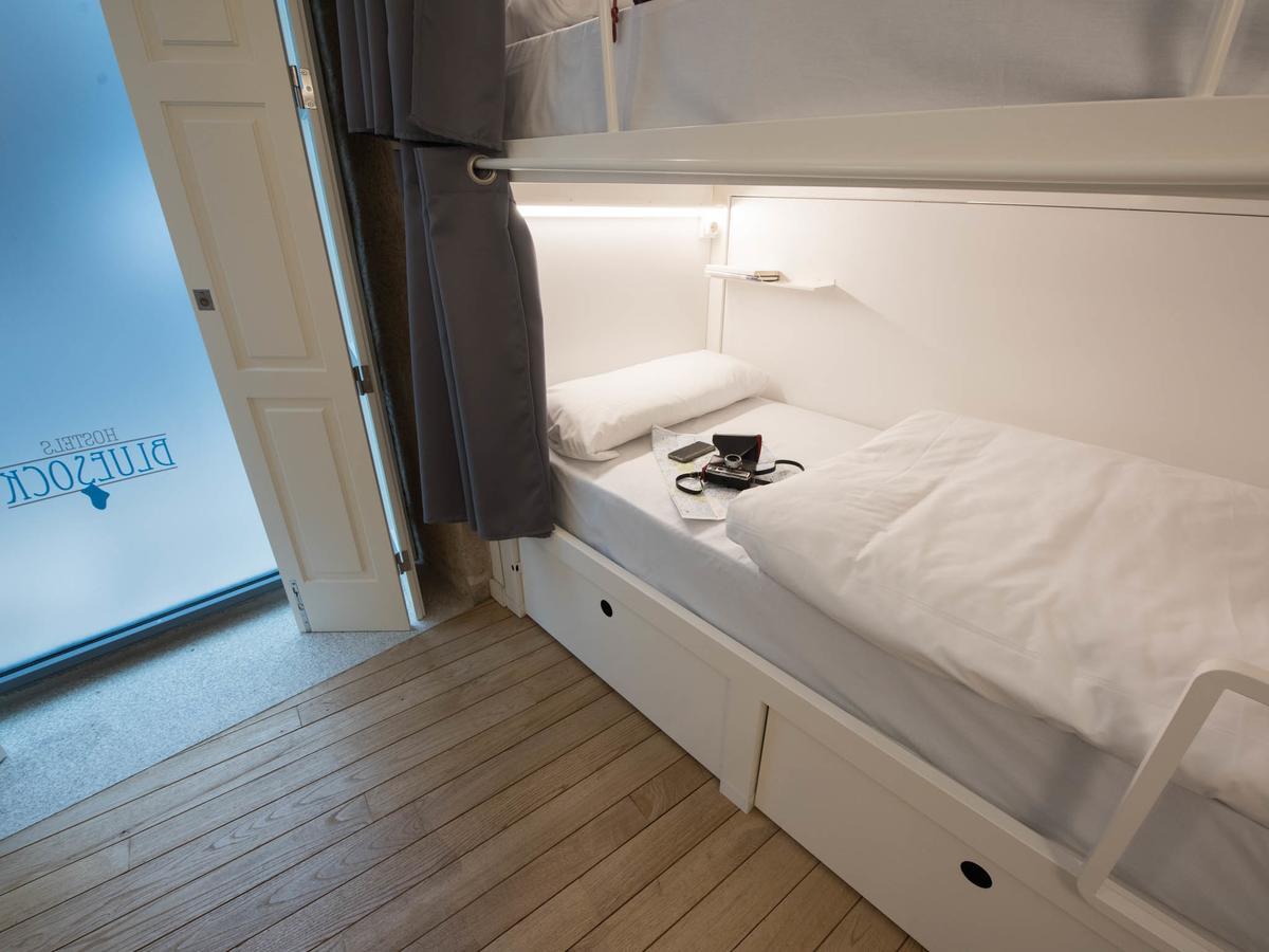 Bluesock Hostels Porto Ngoại thất bức ảnh A single room at the hotel