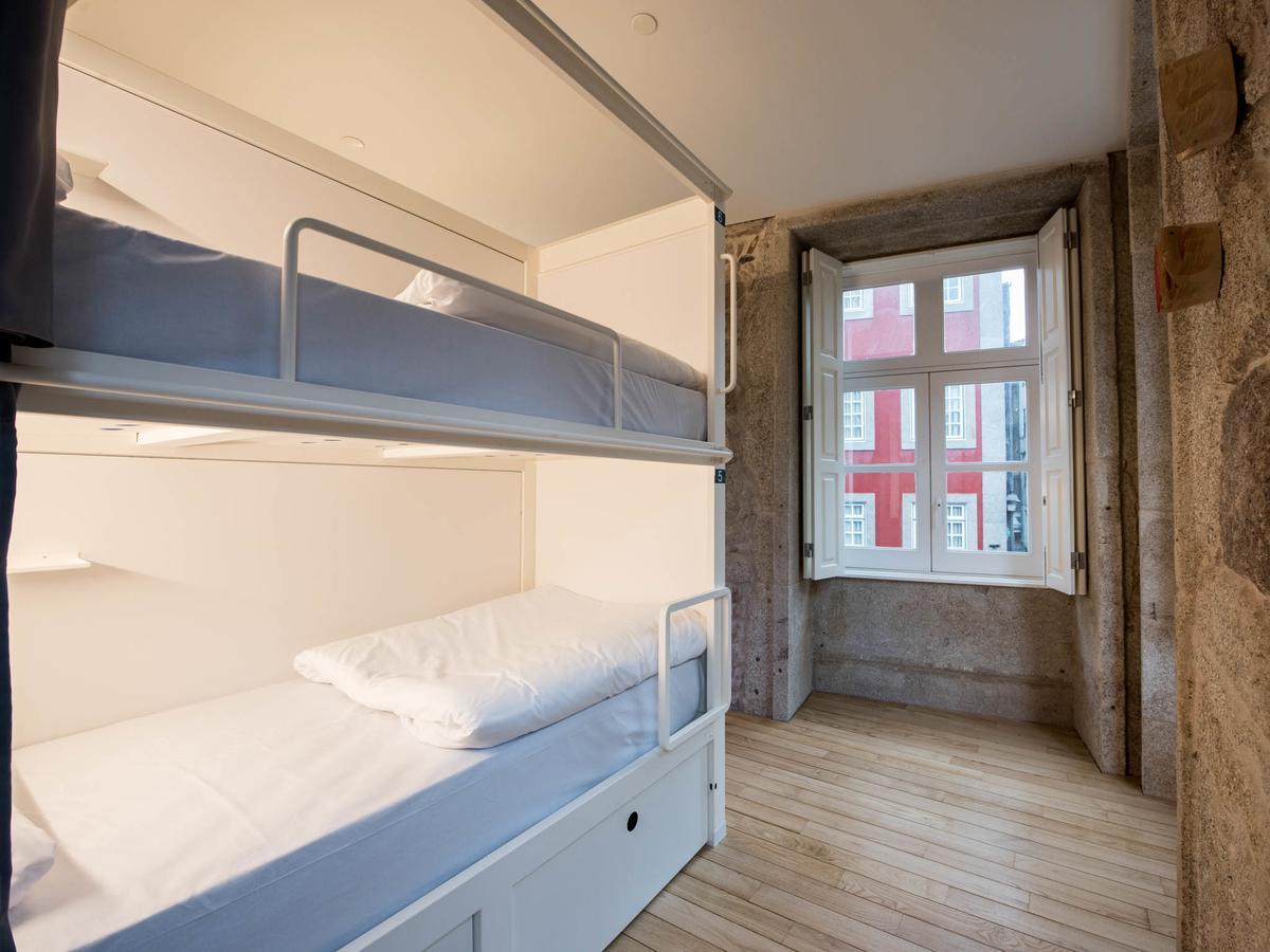 Bluesock Hostels Porto Ngoại thất bức ảnh Hostel room in Lisbon, Portugal