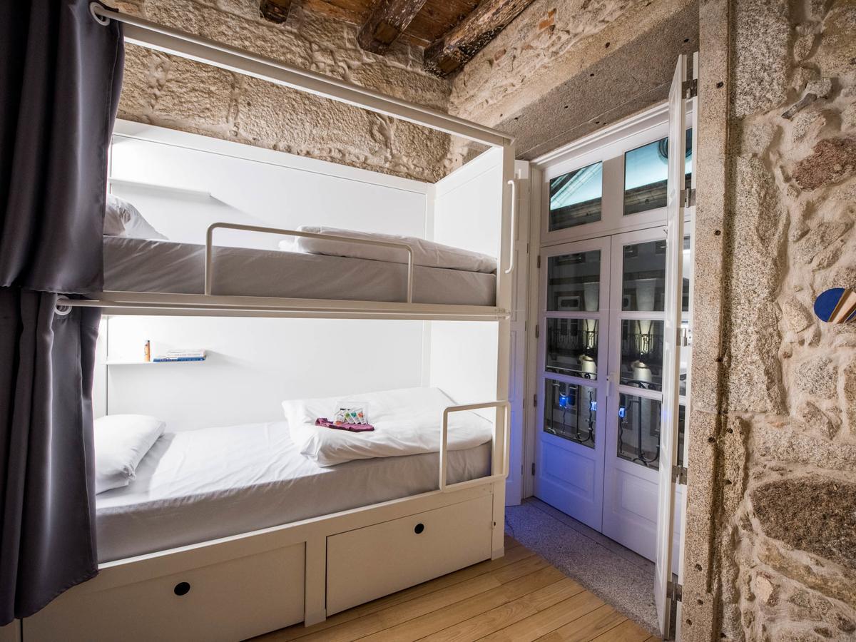 Bluesock Hostels Porto Ngoại thất bức ảnh Hostel room in Athens, Greece